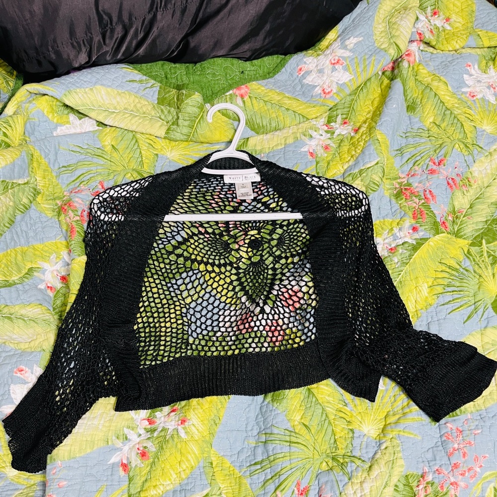 WHBM Crochet Floral Cardigan sz S Super Cute Breezy Flowy Ruffles Shrug